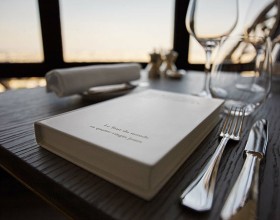Mesa de restaurante Julio Verne